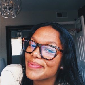 Meet your Posher, Isabella